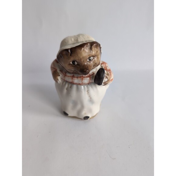 Vintage Beatrix Potter's Mrs. Tiggy Winkle Hedghog Figurine 1948 Beswick England - Picture 1 of 4